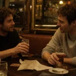 Le canon de la nation à Paris 12 : table et banquettes de brasserie