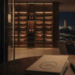 Sapajou cave à vin paris : intérieur sur-mesure, bouteilles protégées anti-UV