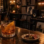 Wax Bar Paris : cocktail japonais ambré au bar, ambiance sonore